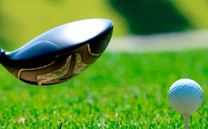 Golfpallo ja -maila